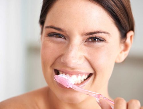 Milyen gyakran és mennyi ideig kell fogat mosni?