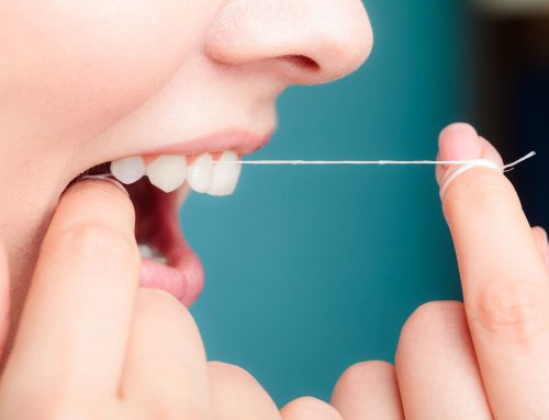 Használjunk-e más eszközt a fogkefén kívül?